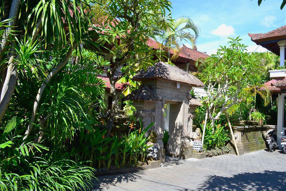 Flamboyan Hotel Kuta Lombok Exterior foto