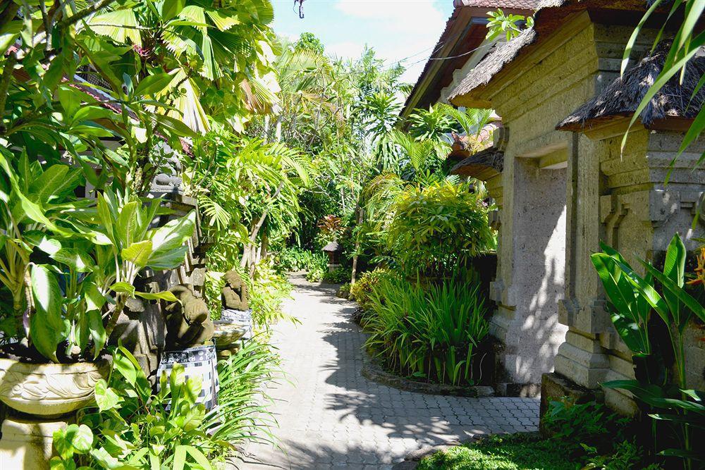 Flamboyan Hotel Kuta Lombok Exterior foto
