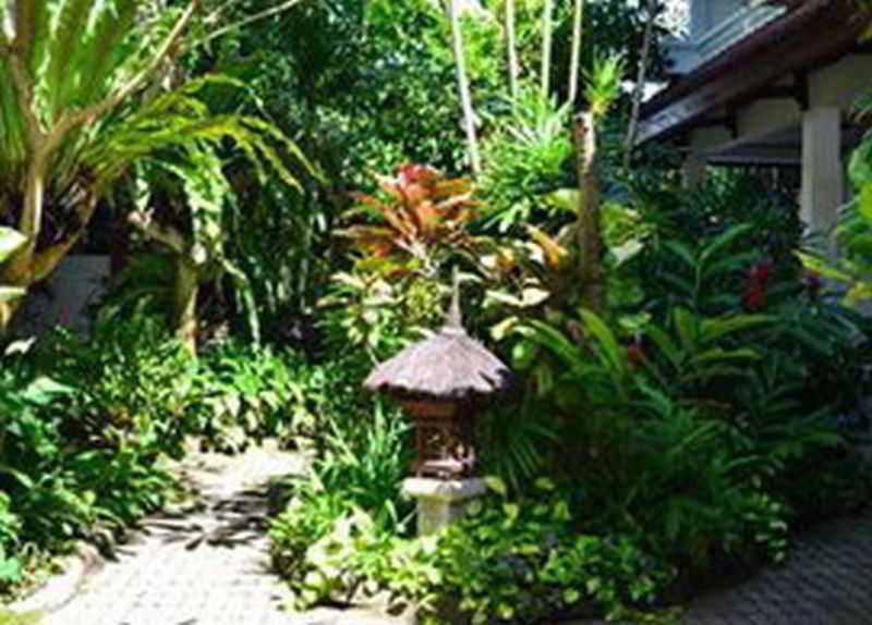 Flamboyan Hotel Kuta Lombok Exterior foto