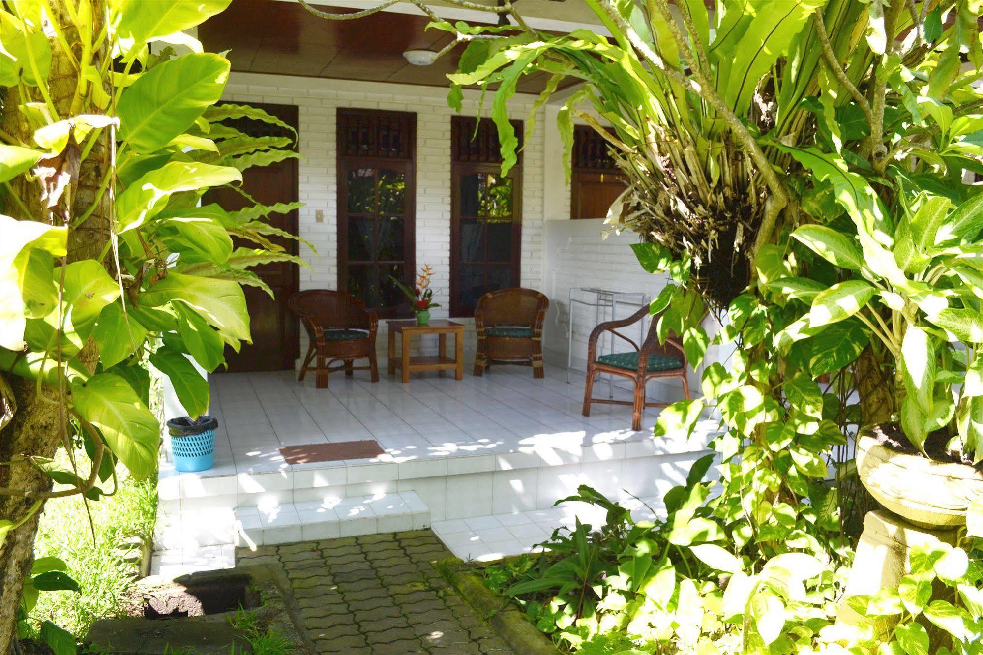 Flamboyan Hotel Kuta Lombok Exterior foto
