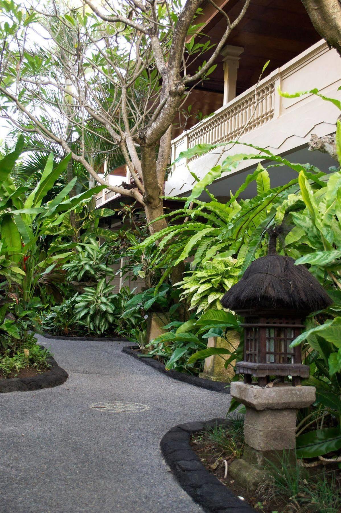 Flamboyan Hotel Kuta Lombok Exterior foto